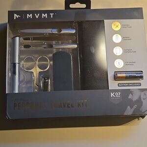 MVMT Grooming Essentials Kit in Black and Silver